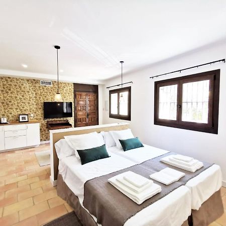 Apartamentos Tres Llaves Palacio De Vela De Los Cobos 乌贝达 外观 照片