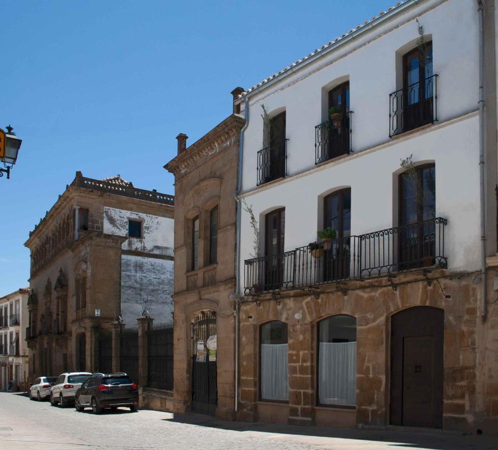 Apartamentos Tres Llaves Palacio De Vela De Los Cobos 乌贝达 外观 照片