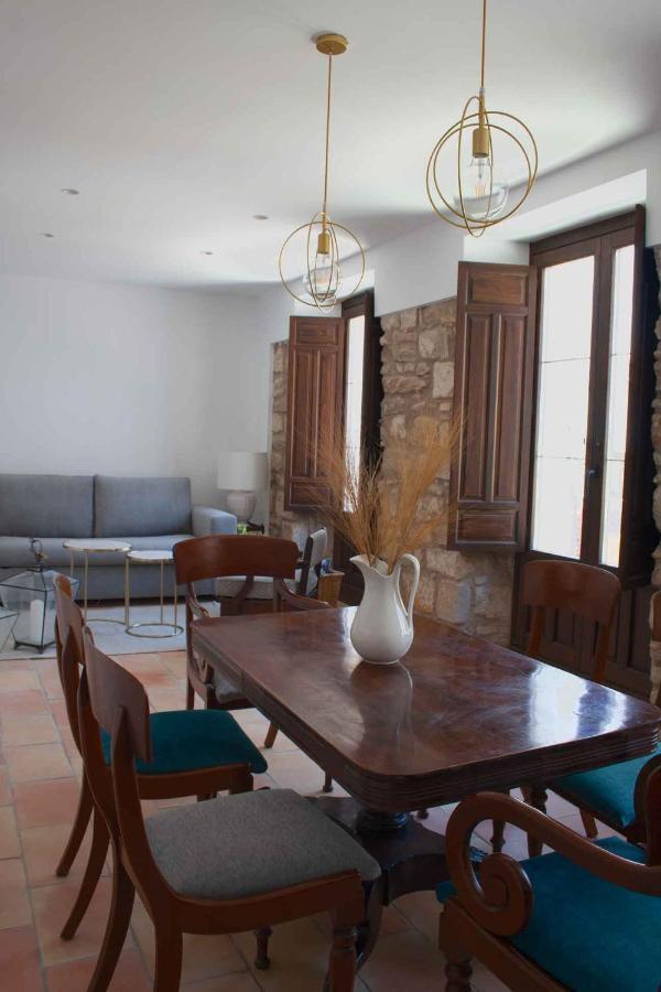 Apartamentos Tres Llaves Palacio De Vela De Los Cobos 乌贝达 外观 照片