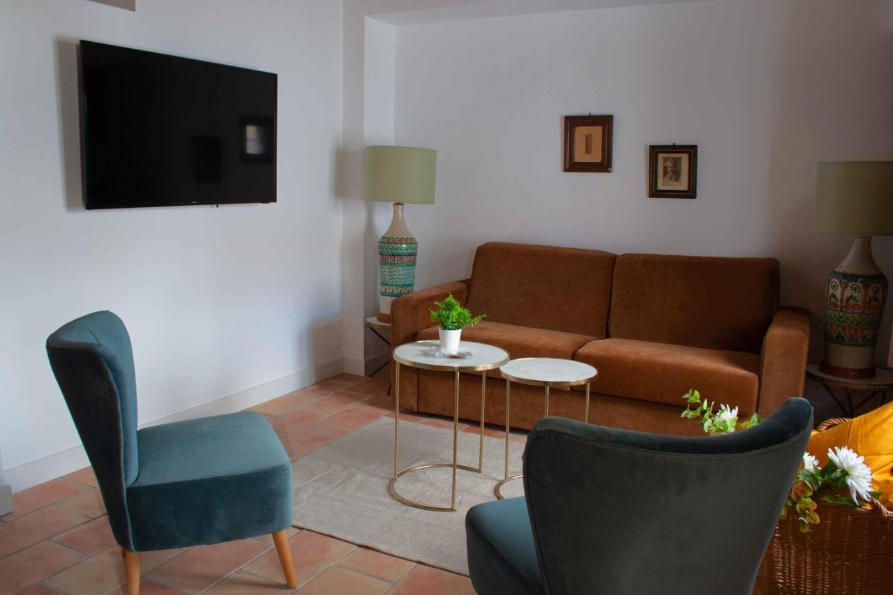 Apartamentos Tres Llaves Palacio De Vela De Los Cobos 乌贝达 外观 照片