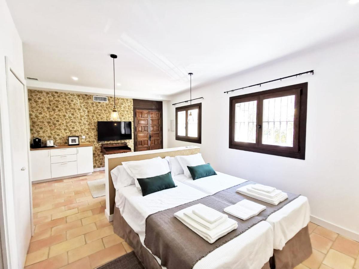 Apartamentos Tres Llaves Palacio De Vela De Los Cobos 乌贝达 外观 照片
