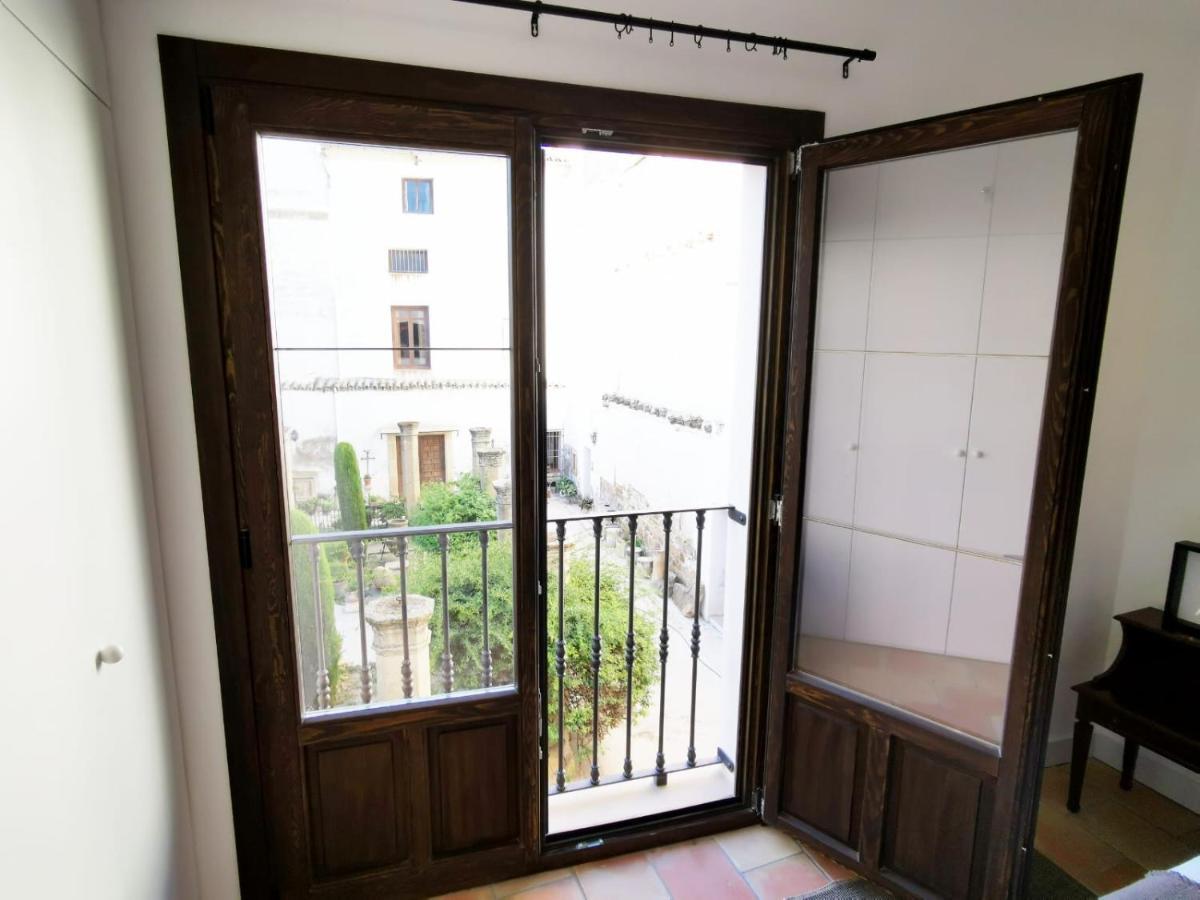 Apartamentos Tres Llaves Palacio De Vela De Los Cobos 乌贝达 外观 照片