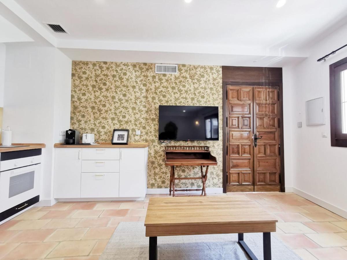 Apartamentos Tres Llaves Palacio De Vela De Los Cobos 乌贝达 外观 照片