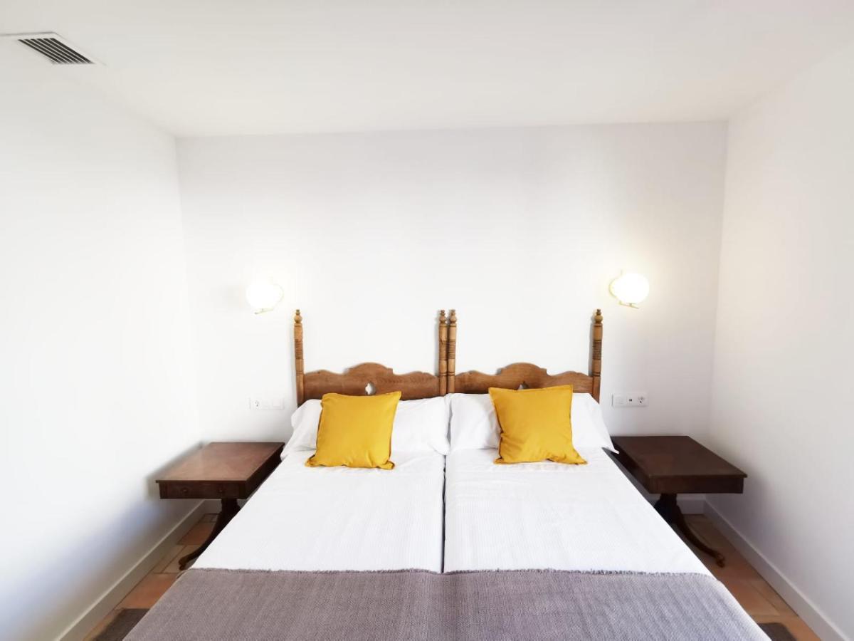 Apartamentos Tres Llaves Palacio De Vela De Los Cobos 乌贝达 外观 照片