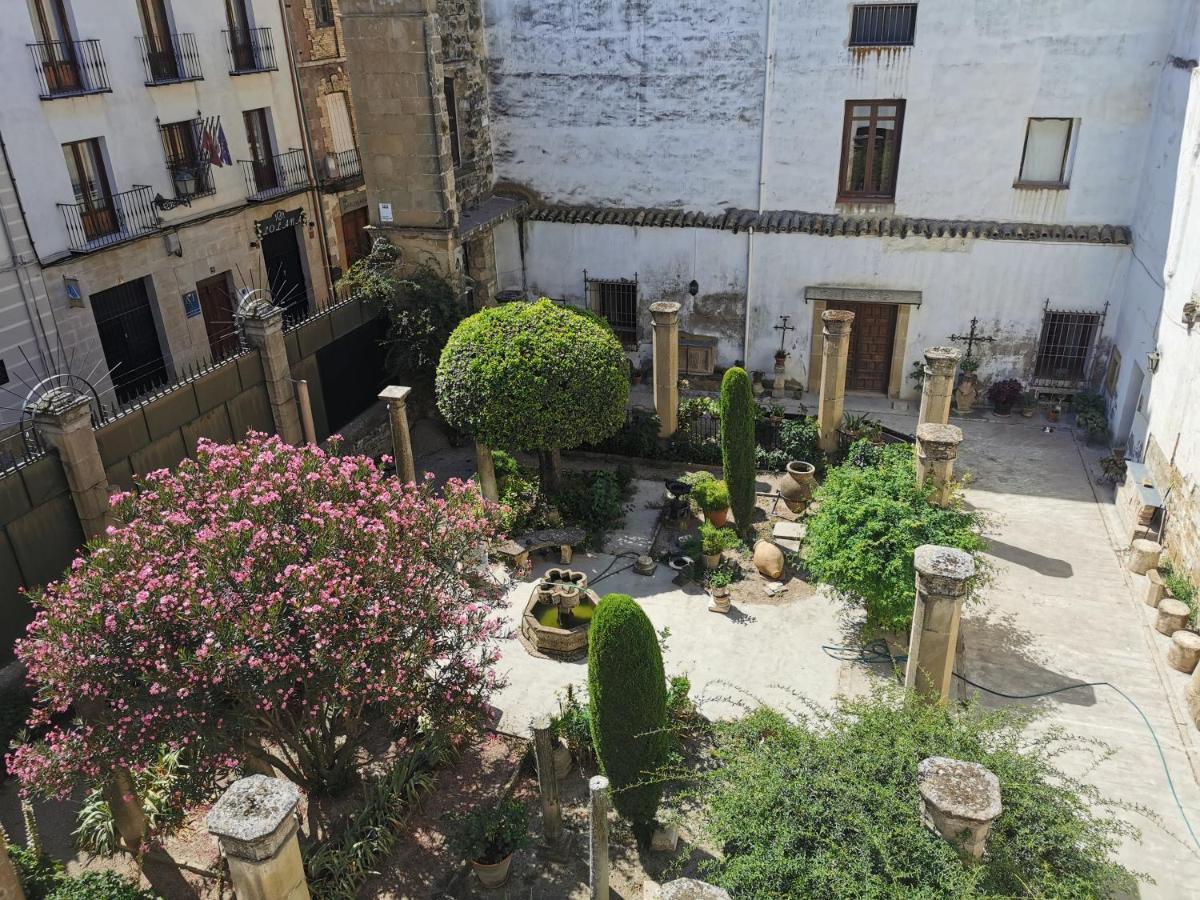 Apartamentos Tres Llaves Palacio De Vela De Los Cobos 乌贝达 外观 照片