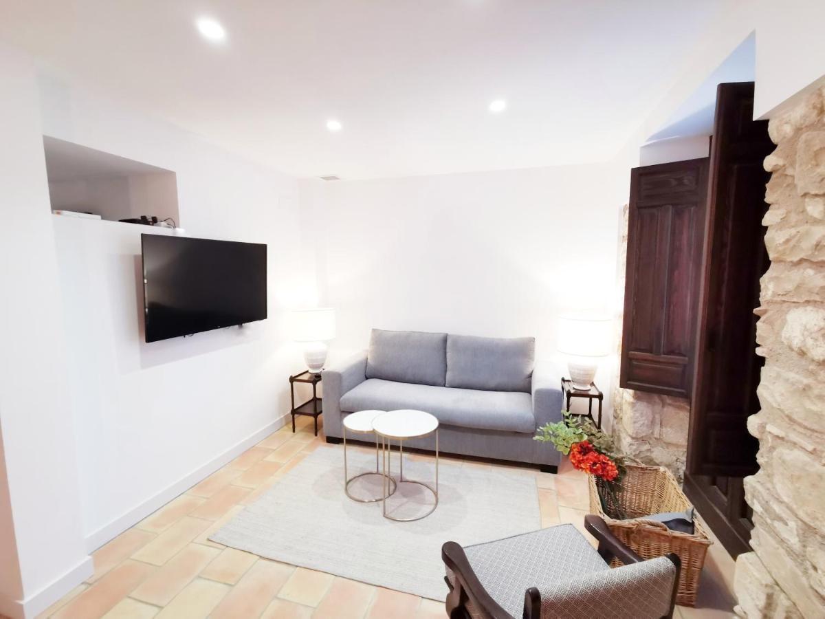 Apartamentos Tres Llaves Palacio De Vela De Los Cobos 乌贝达 外观 照片