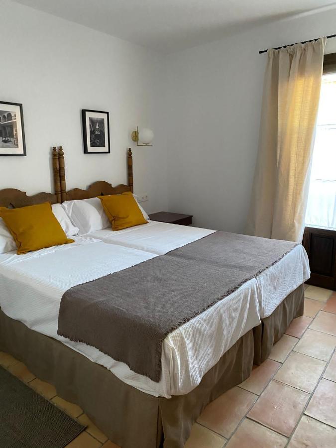 Apartamentos Tres Llaves Palacio De Vela De Los Cobos 乌贝达 外观 照片